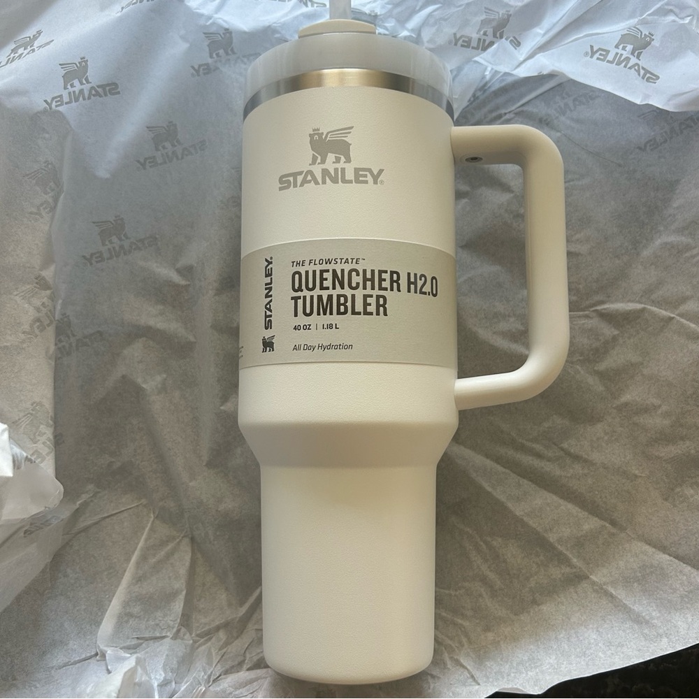 stanley quencher h2o tumbler 40oz